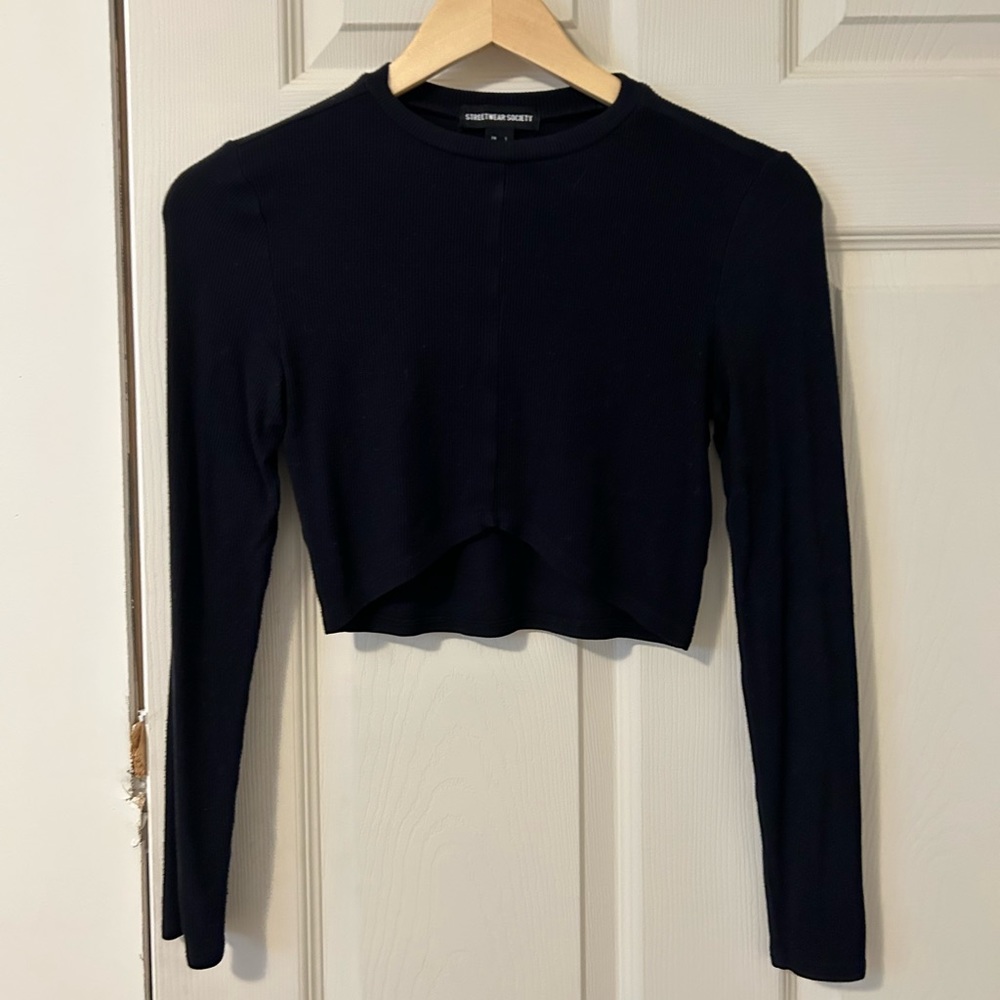 Long sleeve size small